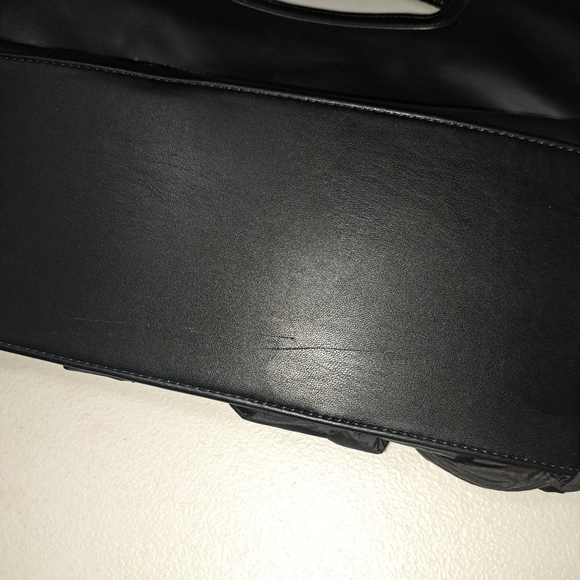 Moda Luxe Svelte Tote - Picture 12 of 12